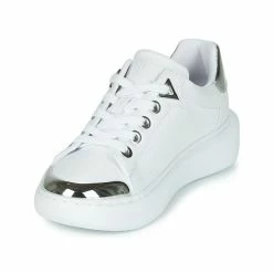 Vente flash 👏 Guess BRANDYN Baskets mode Couleur Blanc 👍 10 Vente flash 👏 Guess BRANDYN Baskets mode Couleur Blanc 👍 -Guess Soldes Boutique 17528662 500 C