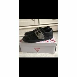 Sortie 🔔 Guess Basket basse guess Baskets mode Couleur Noir ❤️