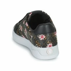 Acheter 🛒 Guess ROXO Baskets mode Couleur Noir ✔️ 12 Acheter 🛒 Guess ROXO Baskets mode Couleur Noir ✔️ -Guess Soldes Boutique 21160517 500 E