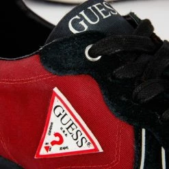 Tout neuf 😉 Guess Style sali brossé Baskets mode Couleur Bordeaux ✔️ -Guess Soldes Boutique 22456590 500 D