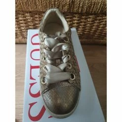 Meilleure vente ❤️ Guess baskets Baskets mode Couleur Beige 😍