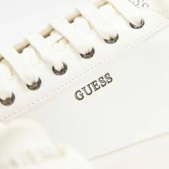 Les meilleures critiques de ✨ Guess Classic logo Baskets mode Couleur Blanc 😉 -Guess Soldes Boutique 24008217 500 D