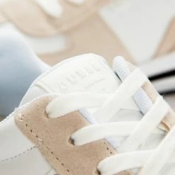 De gros 🌟 Guess Original 👟 sneaker Baskets mode Couleur Blanc 💯 -Guess Soldes Boutique 24008218 500 E